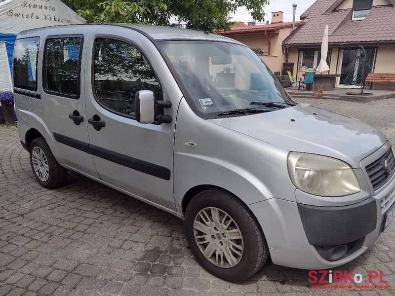 2010' Fiat Doblo photo #2