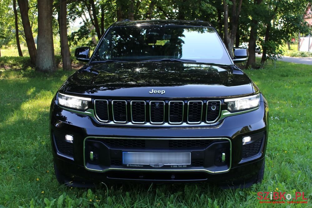 2021' Jeep Grand Cherokee photo #2