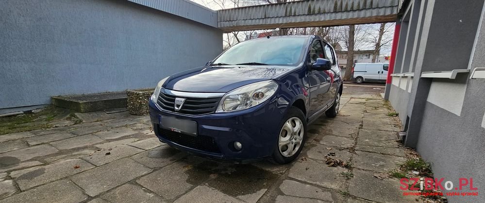 2008' Dacia Sandero photo #1