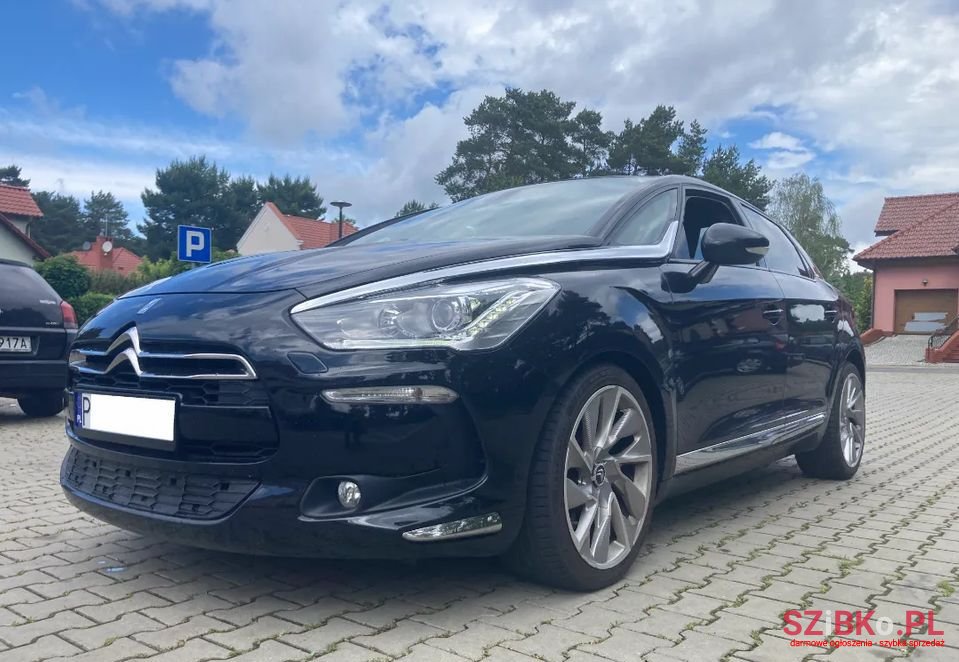 2012' Citroen DS5 photo #3