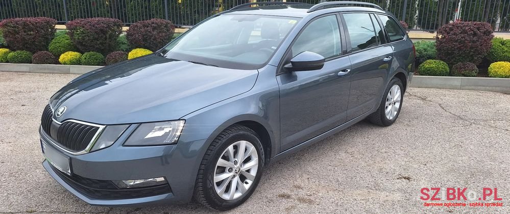 2017' Skoda Octavia 1.6 Tdi Ambition photo #3