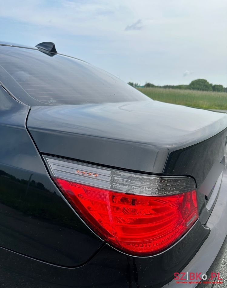 2008' BMW 5 Series 525D photo #4