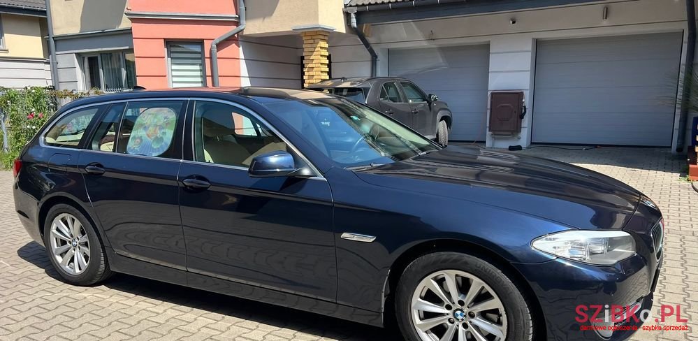 2012' BMW 5 Series photo #3
