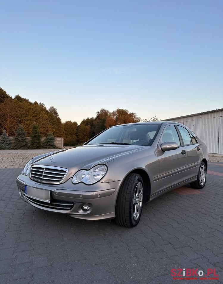 2006' Mercedes-Benz C-Class photo #1