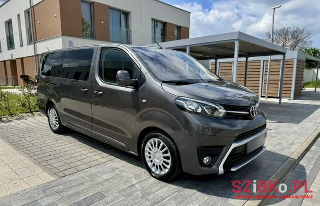 2022' Toyota ProAce Verso photo #3
