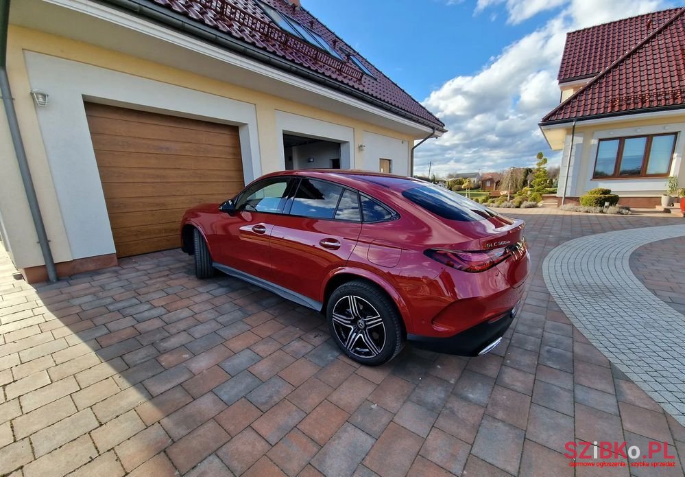 2023' Mercedes-Benz GLC photo #2