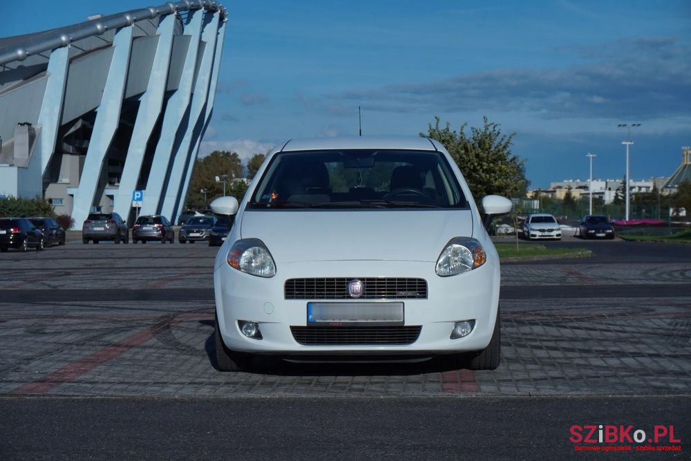 2008' Fiat Grande Punto photo #2