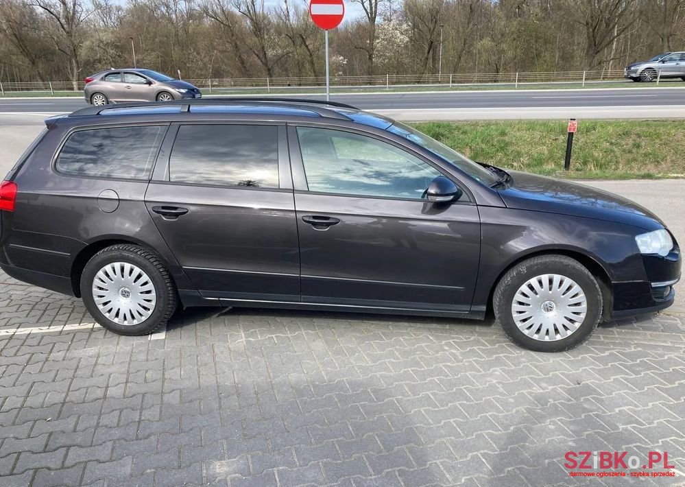 2008' Volkswagen Passat photo #3