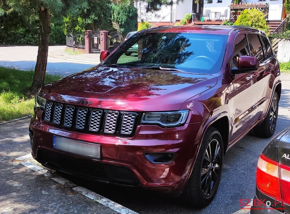 2019' Jeep Grand Cherokee photo #1