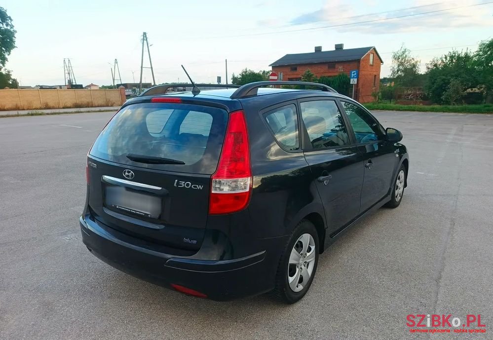 2011' Hyundai i30 I30Cw 1.4 Blue Comfort photo #4