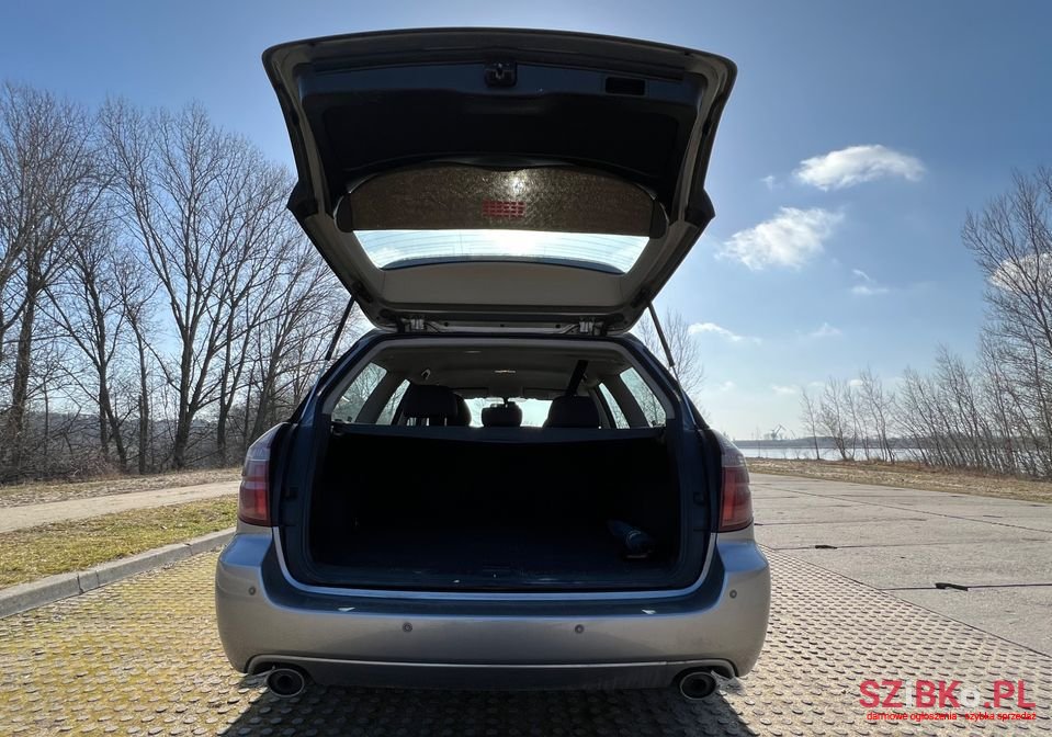 2008' Subaru Legacy photo #6