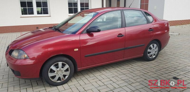 2004' SEAT Cordoba photo #1