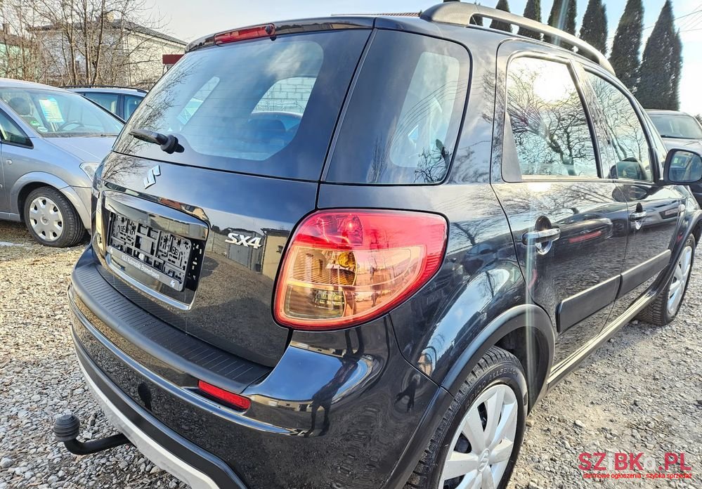 2012' Suzuki SX4 photo #5