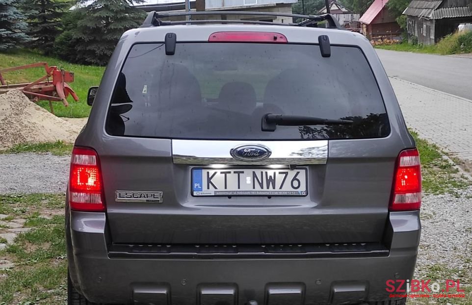 2011' Ford Maverick photo #5