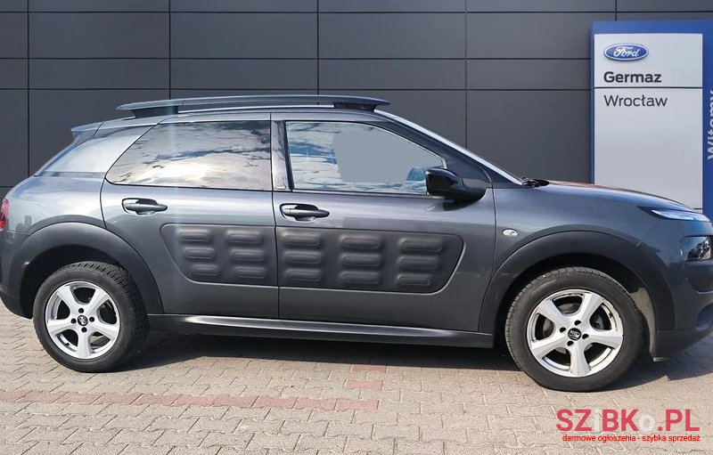 2016' Citroen C4 Cactus photo #6