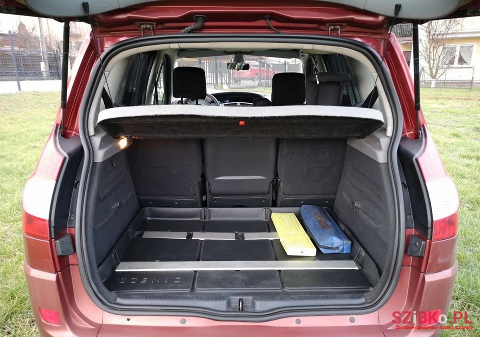 2008' Renault Scenic photo #4