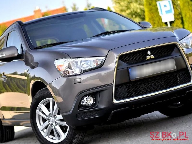 2011' Mitsubishi ASX photo #1