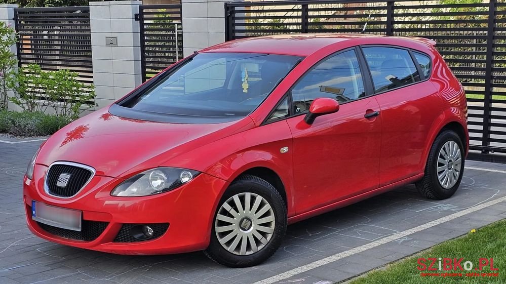 2007' SEAT Leon photo #2