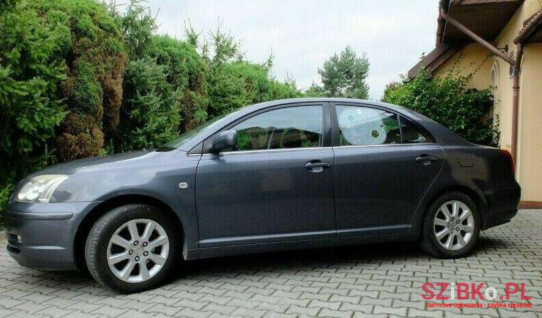 2015' Toyota Avensis photo #1