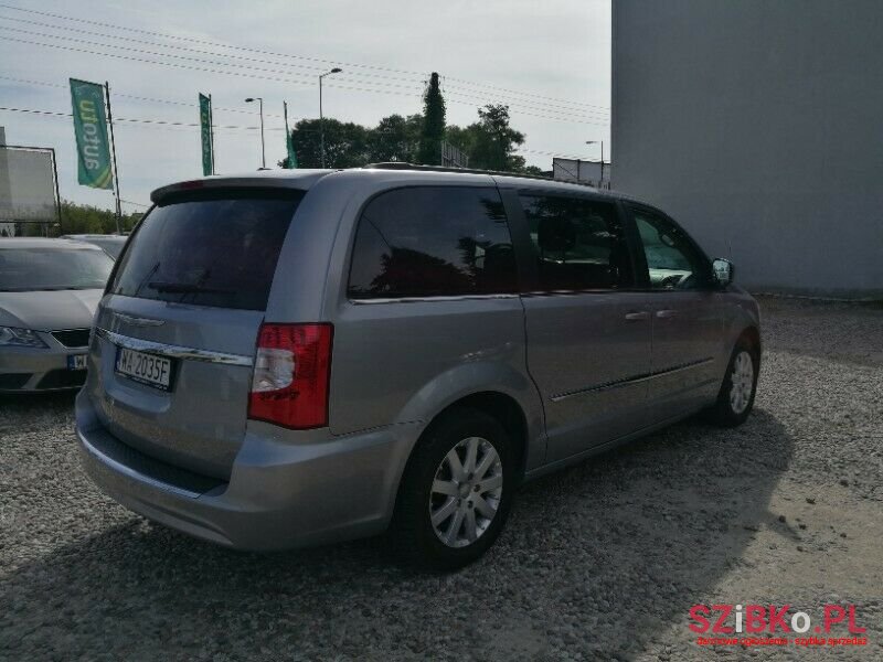 2016' Chrysler photo #6