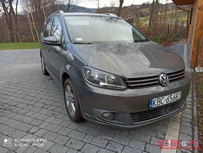 2011' Volkswagen Touran photo #1