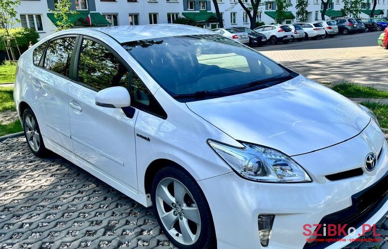 2013' Toyota Prius photo #3