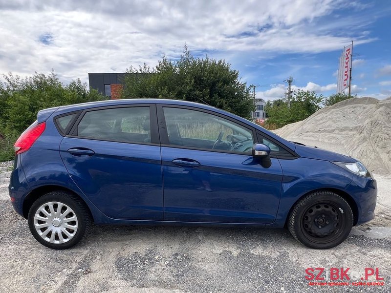 2010' Ford Fiesta photo #6