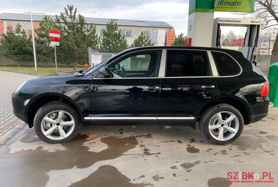 2003' Porsche Cayenne photo #3