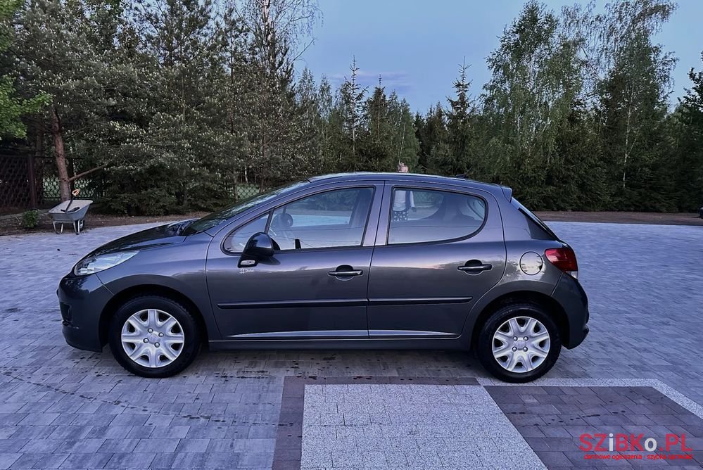 2009' Peugeot 207 1.4 Trendy photo #2