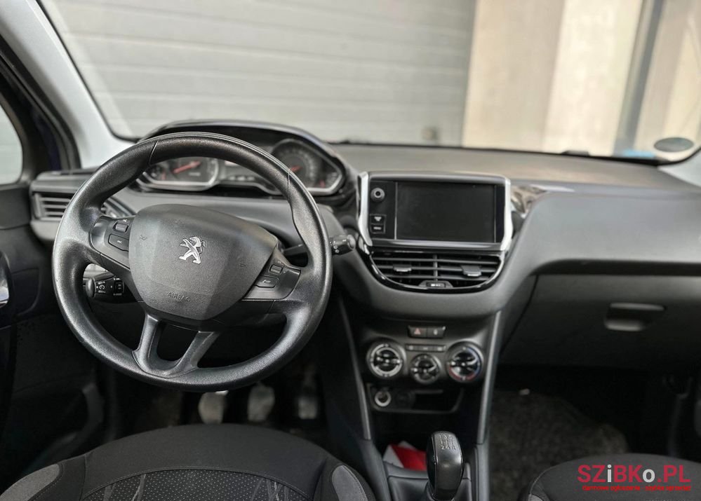 2012' Peugeot 208 1.4 Vti Allure photo #5