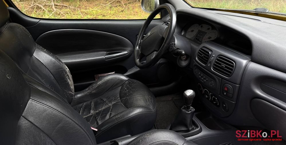 2001' Renault Megane 1.6 Privilege photo #6