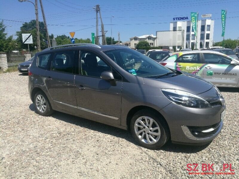 2013' Renault Scenic photo #2