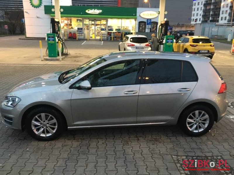 2015' Volkswagen Golf photo #2