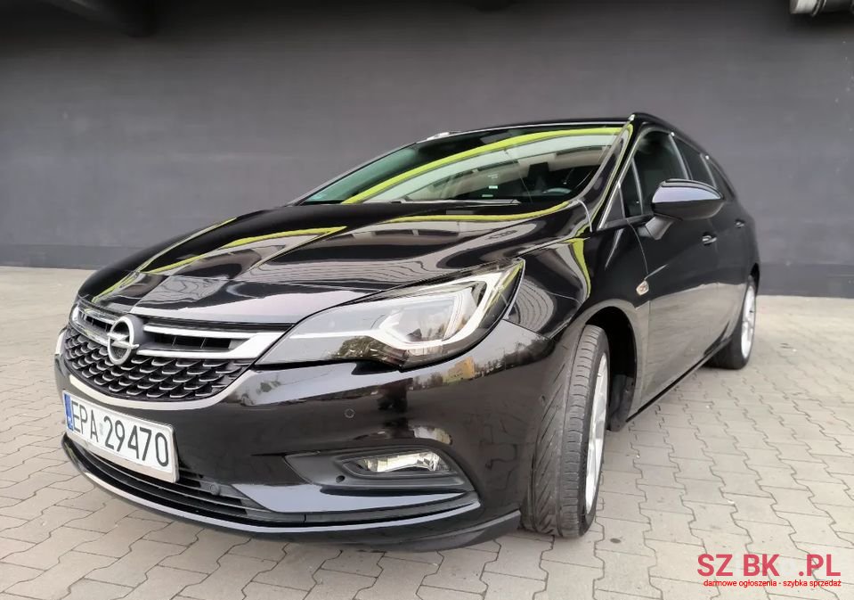 2016' Opel Astra photo #3