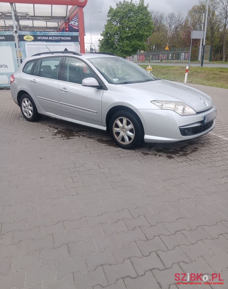 2010' Renault Laguna photo #3