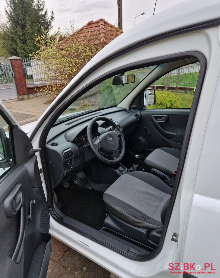2010' Opel Combo photo #5