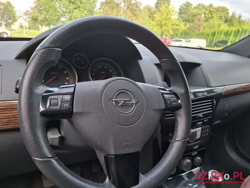 2007' Opel Astra Twintop photo #6