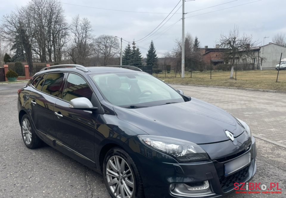 2012' Renault Megane photo #3