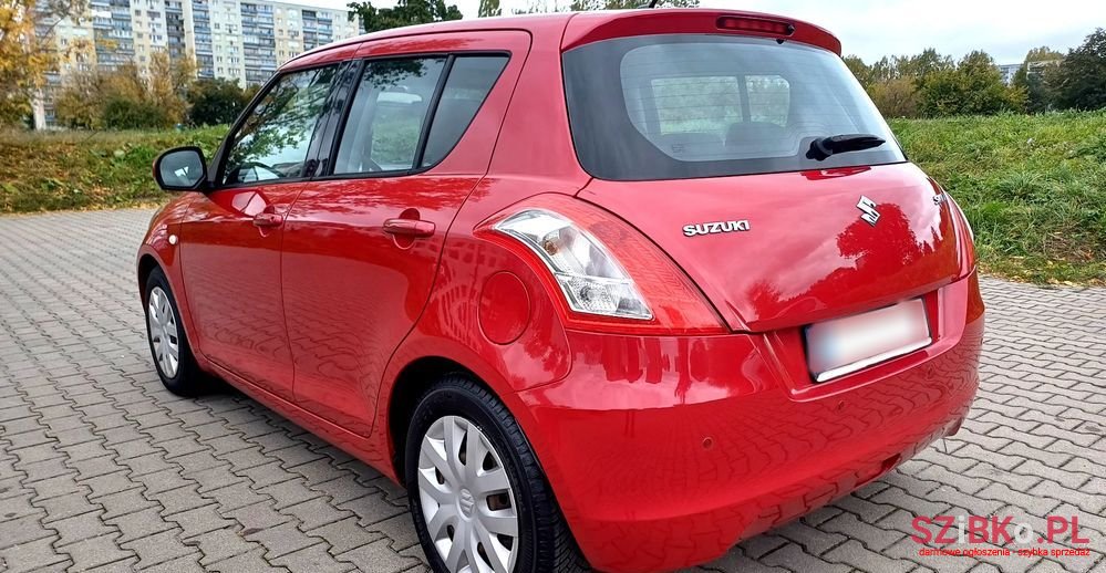 2011' Suzuki Swift 1.2 Club photo #6