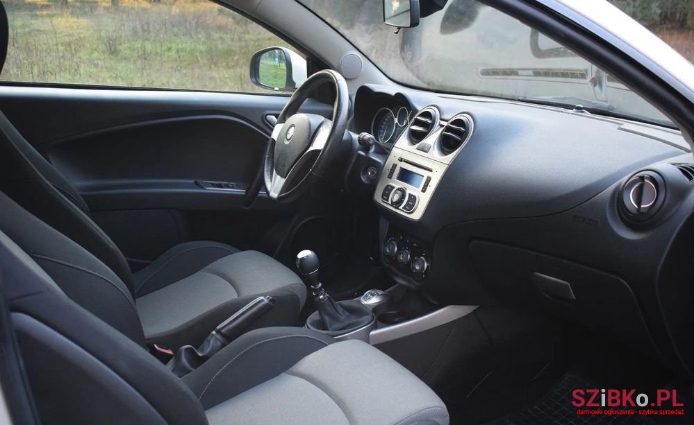 2010' Alfa Romeo MiTo photo #3