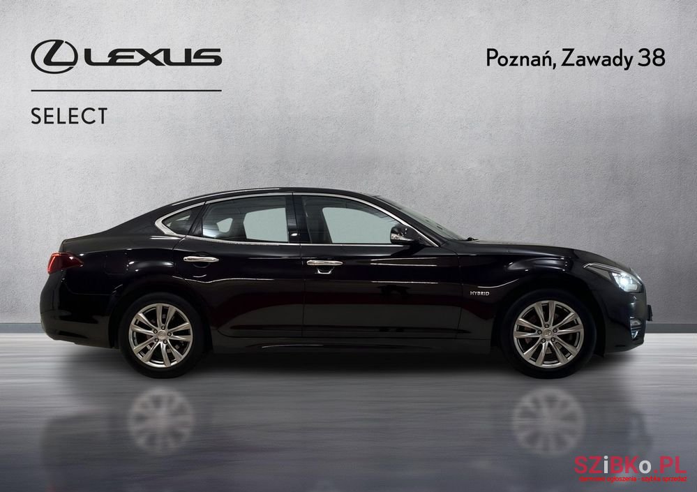 2015' Infiniti Q70 photo #4