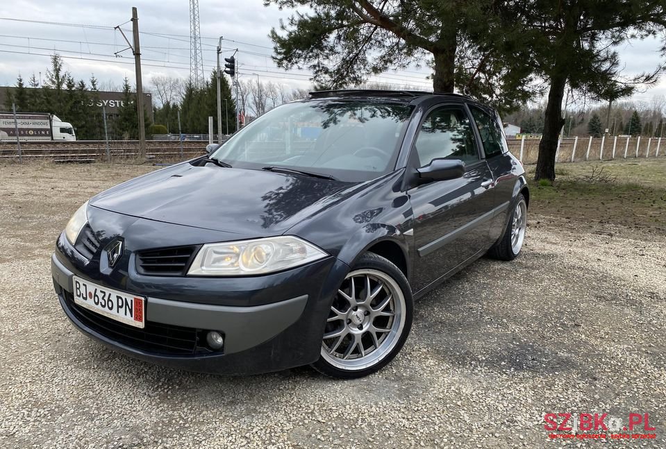 2007' Renault Megane photo #2