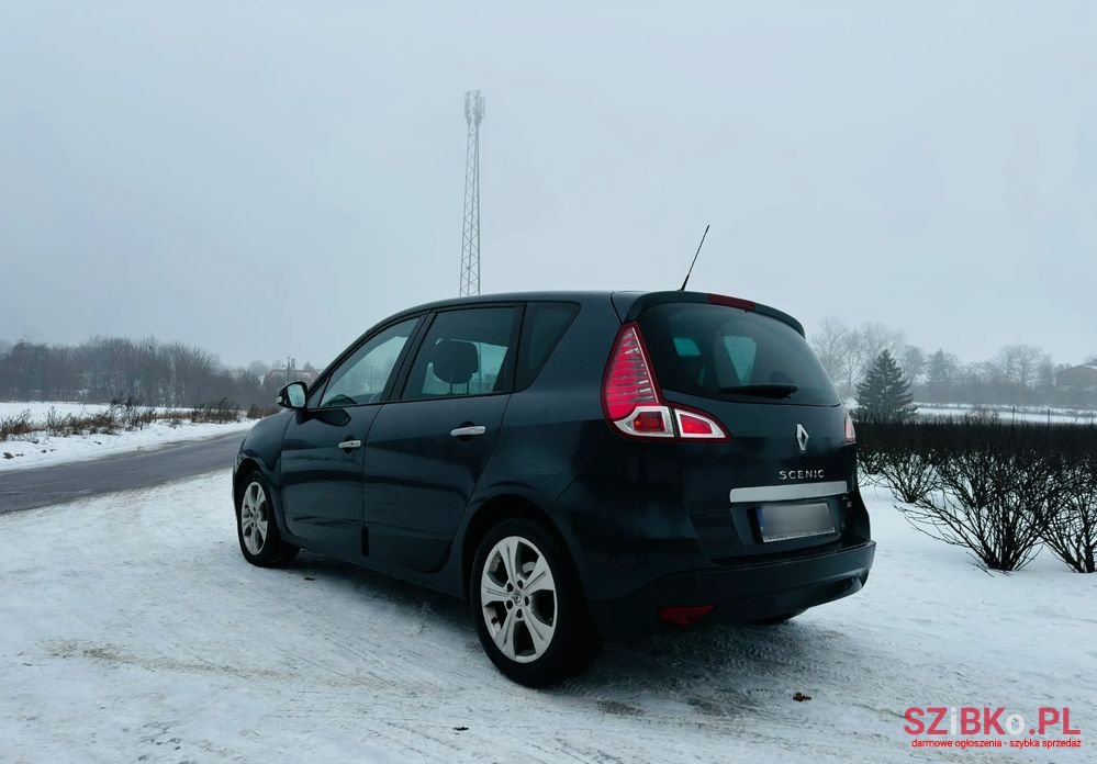 2009' Renault Scenic photo #3