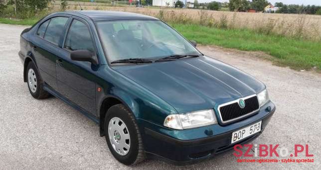 1999' Skoda Octavia photo #1