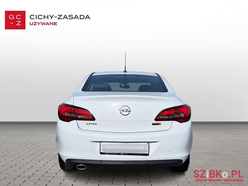 2018' Opel Astra photo #4
