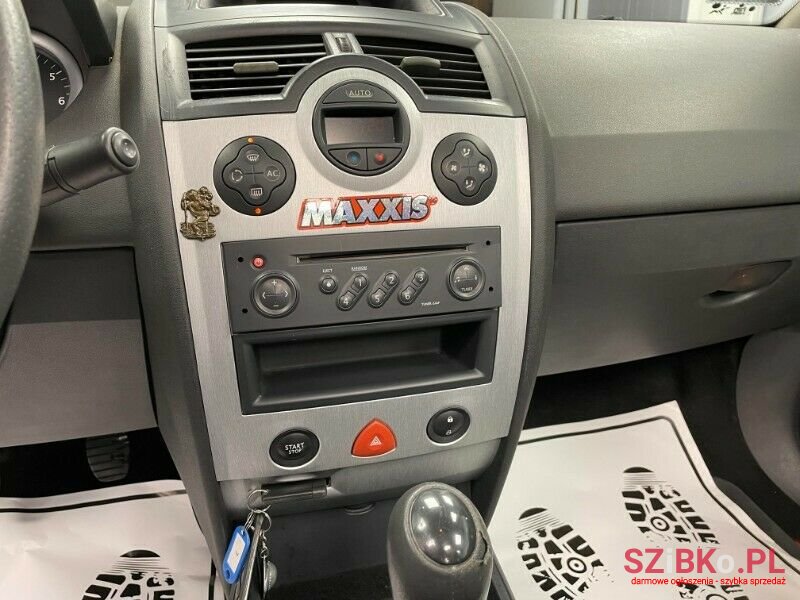 2004' Renault Megane photo #5