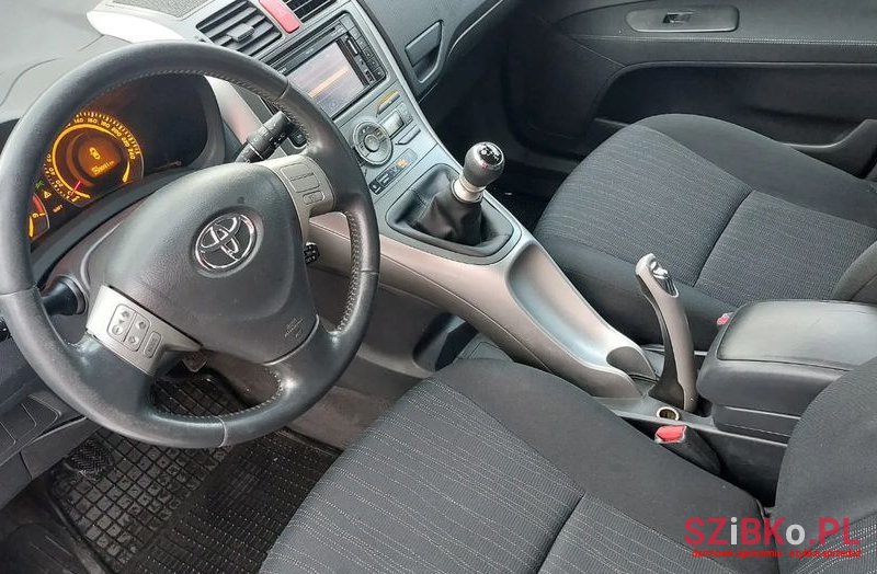 2009' Toyota Auris 2.0 D-4D Prestige photo #6