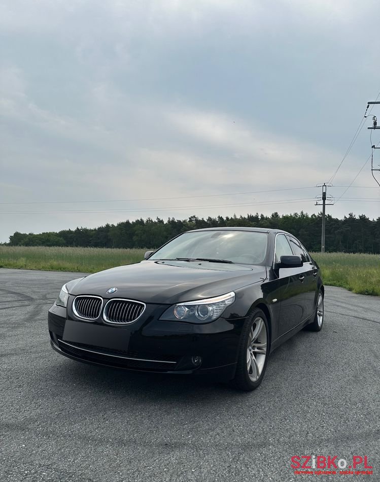 2008' BMW 5 Series 525D photo #1