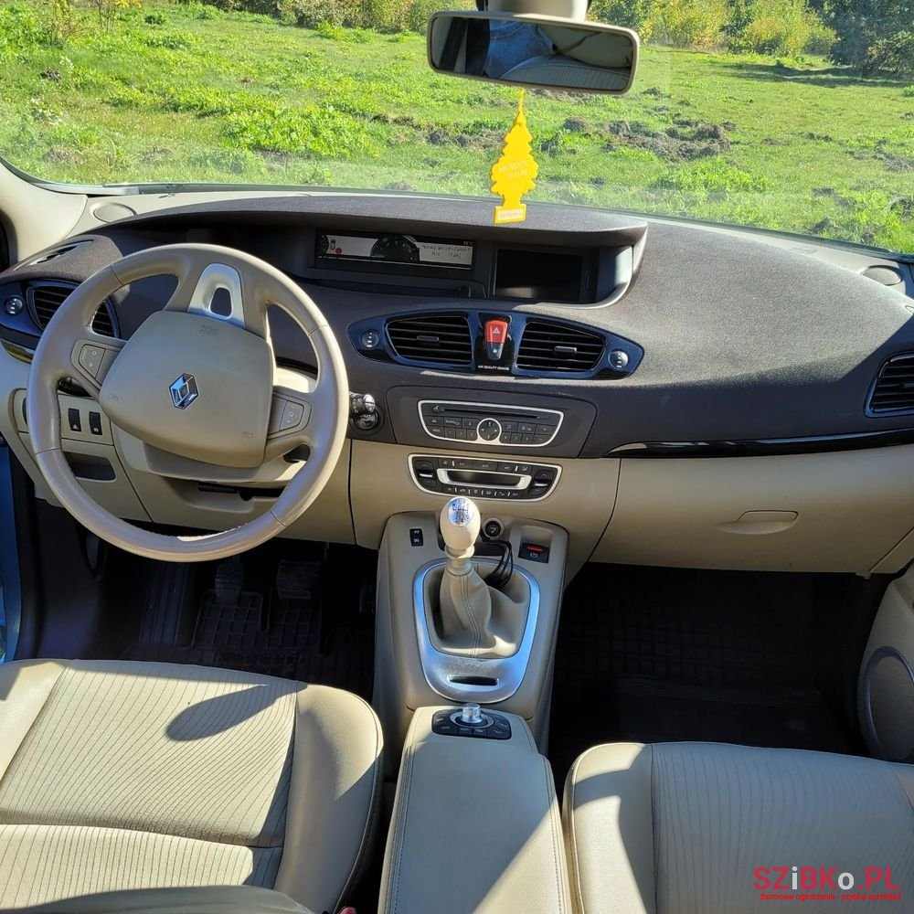 2011' Renault Grand Scenic photo #3