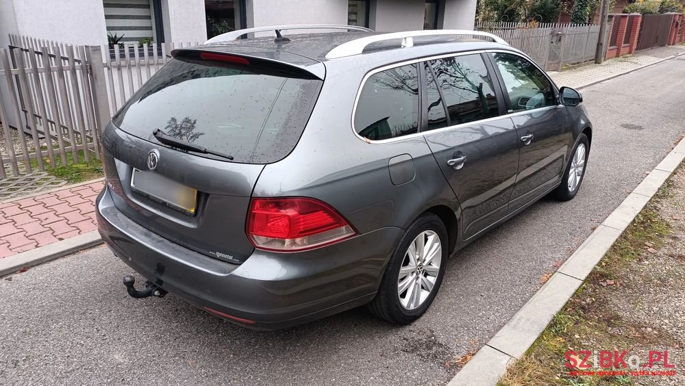 2011' Volkswagen Golf photo #1